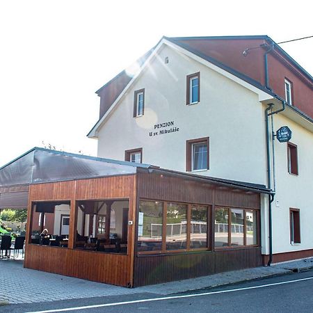 Hostinec A Penzion U Sv. Mikulase Hotel Hať Buitenkant foto