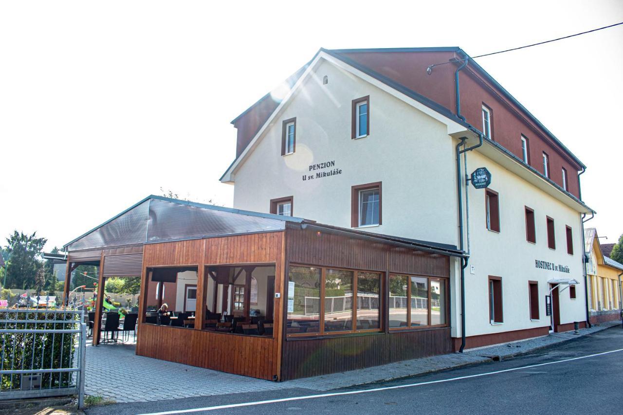 Hostinec A Penzion U Sv. Mikulase Hotel Hať Buitenkant foto