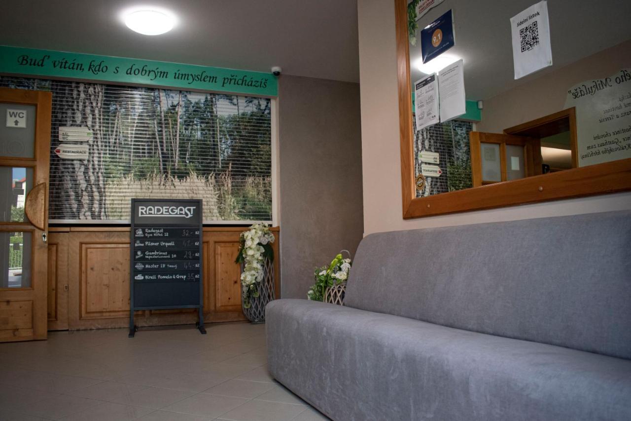 Hostinec A Penzion U Sv. Mikulase Hať Buitenkant foto
