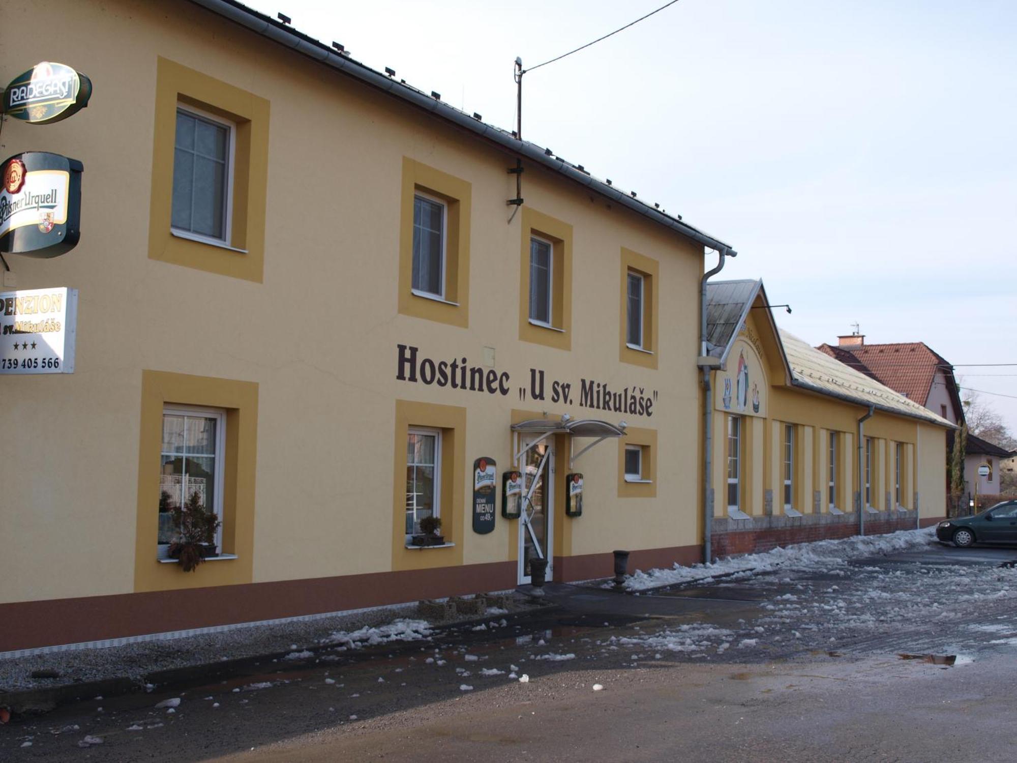 Hostinec A Penzion U Sv. Mikulase Hotel Hať Buitenkant foto