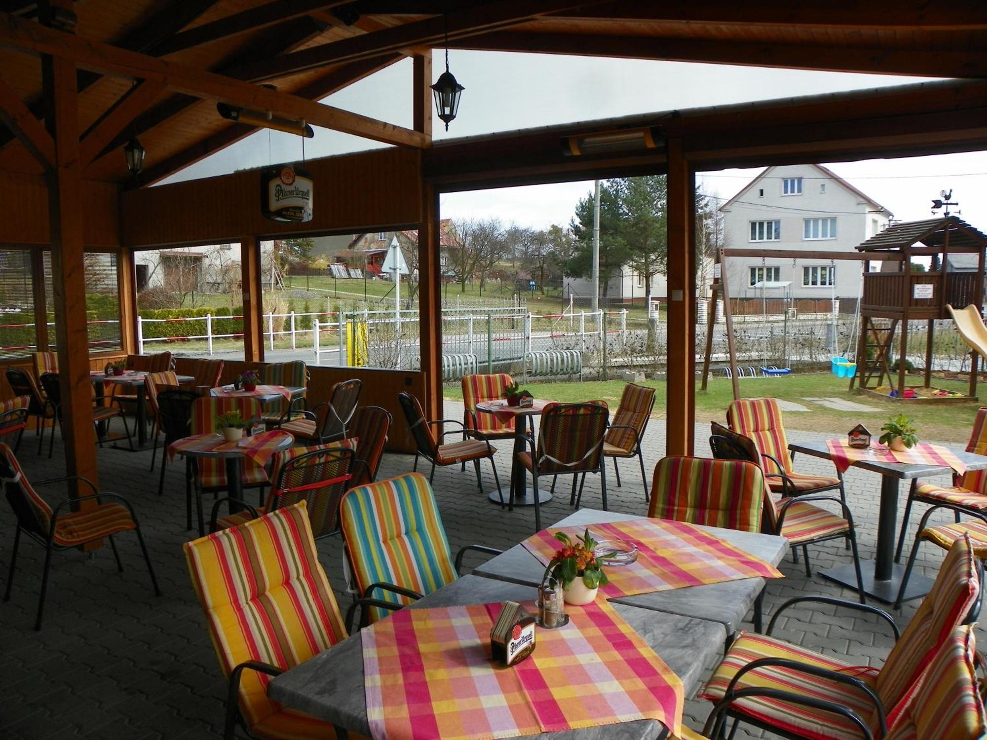 Hostinec A Penzion U Sv. Mikulase Hať Buitenkant foto