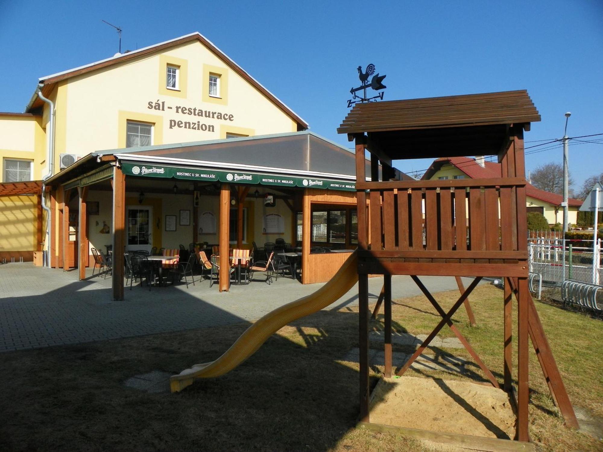 Hostinec A Penzion U Sv. Mikulase Hotel Hať Buitenkant foto